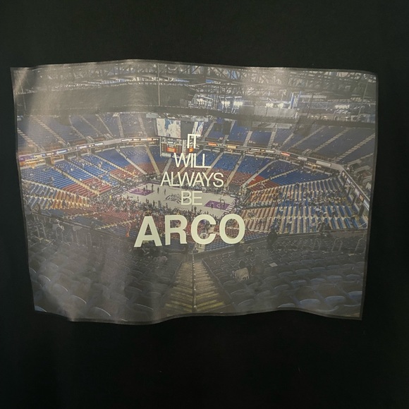 Sacramento kings. Vintage Timeless Thrills “It will always be Arco” tshirt. - Picture 3 of 3